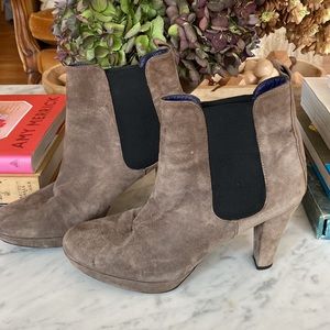 Boden high heeled Chelsea boots